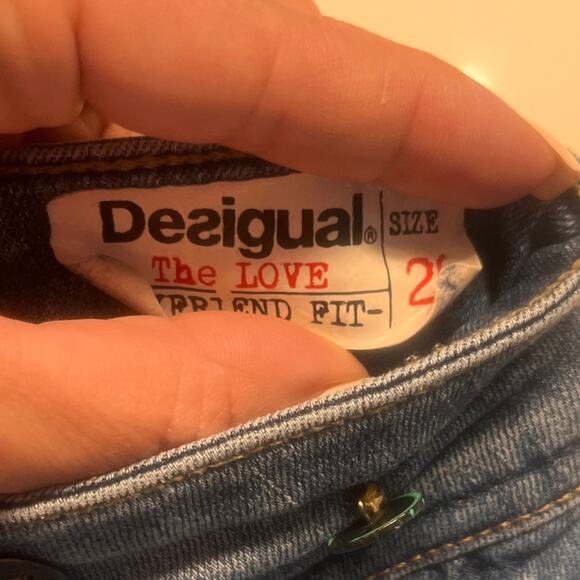 Desigual Women’s Embroidered Love Boyfriend Jeans Size 26 - Picture 8 of 14